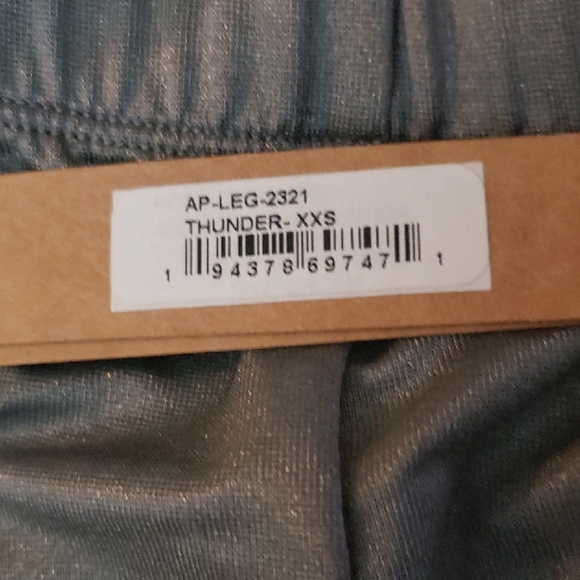 NWT SKIMS Glissenette Footed Leghings- XXS - Picture 3 of 3